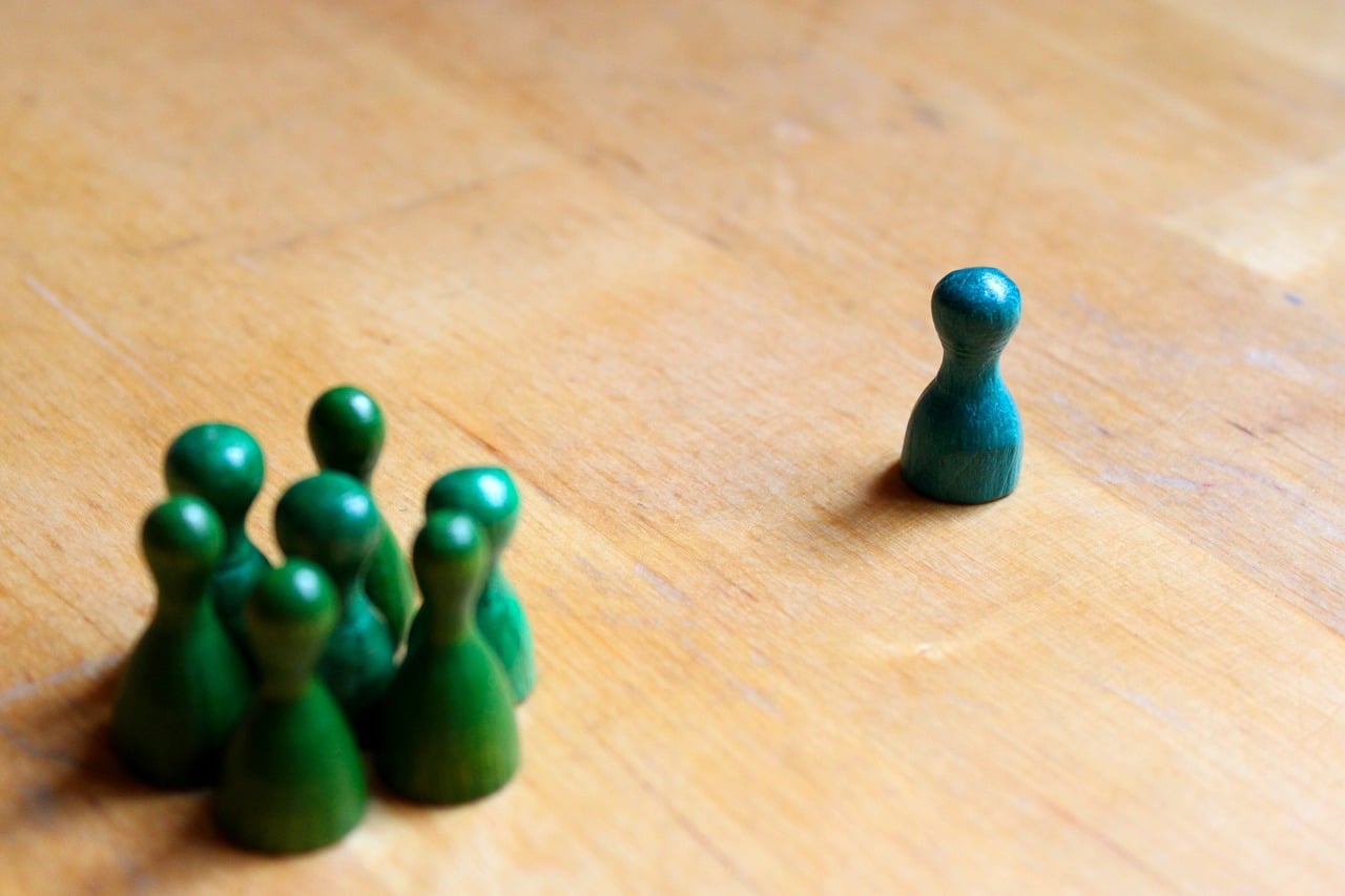 Le contexte historique de la stigmatisation de la migraine 5 play figures 4541731 1280